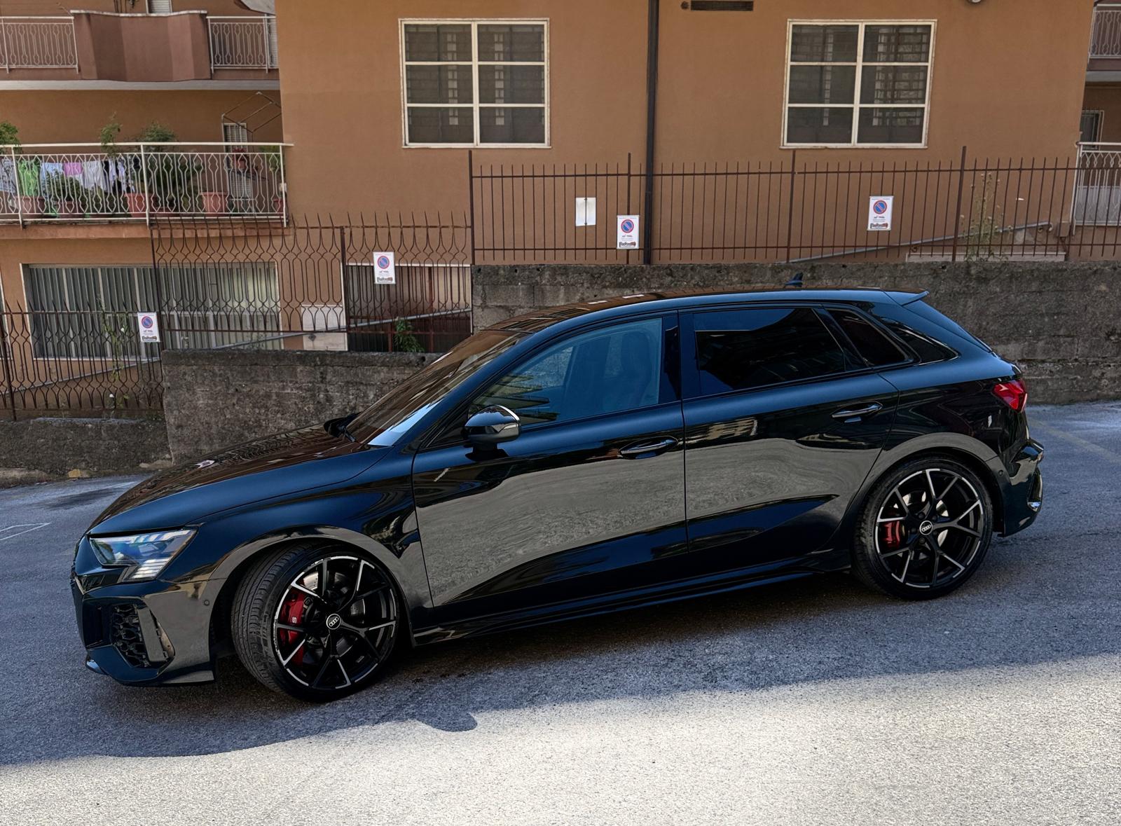 Audi Effe Group Rent vista laterale
